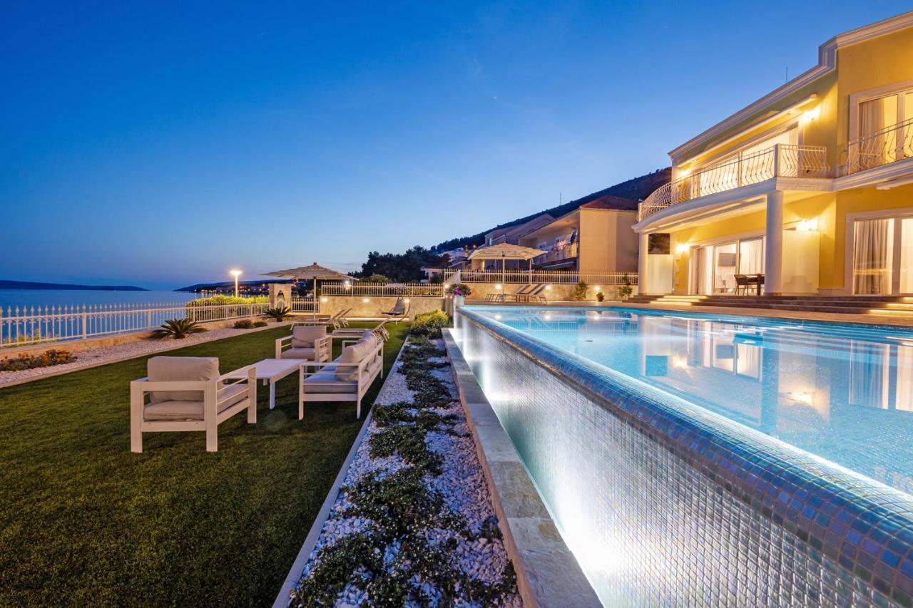 Villa Bella Vista Am Meer Трогир Екстериор снимка