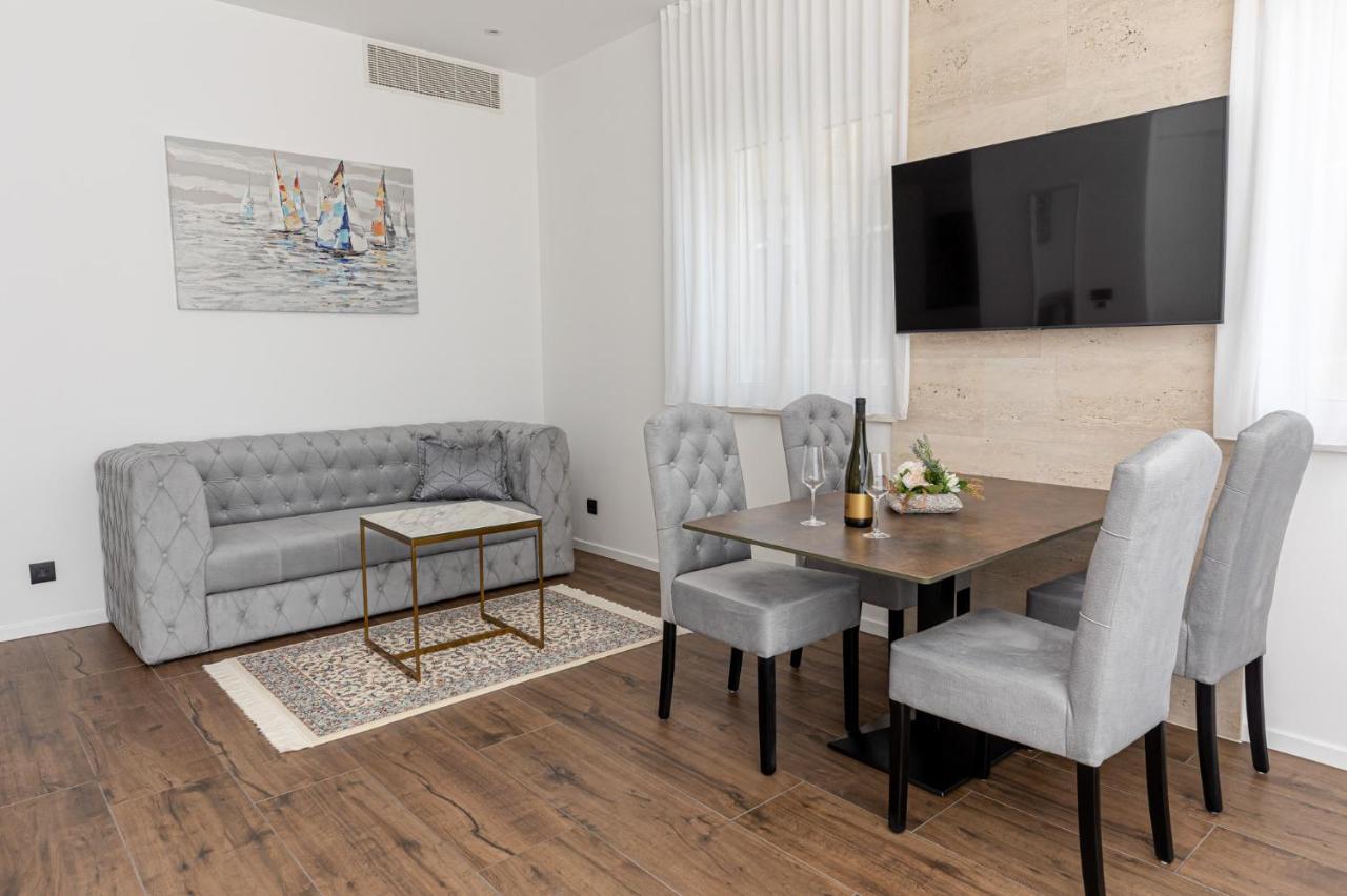 Villa Bella Vista Am Meer Трогир Екстериор снимка